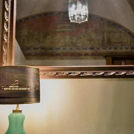 Cozy In A Private Museum In Oltrarno Florence